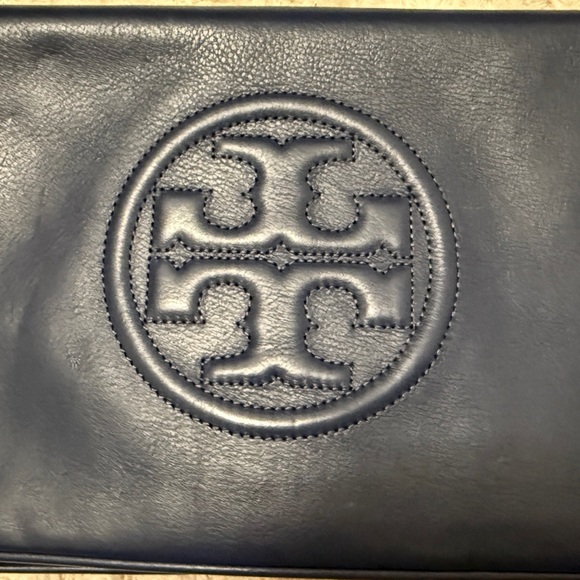 Like New Tory Burch Reva Bonnie Clutch Navy Blue - Picture 10 of 11